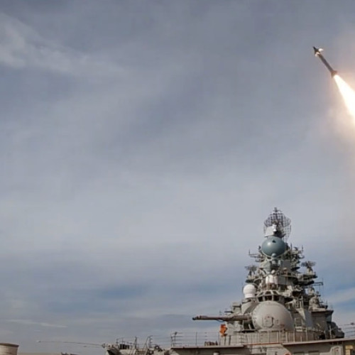 Europa trebuie să își schimbe urgent strategia de apărare, afirmă expertul Fabian Hoffmann, citat de digi24.ro. Potrivit acestuia, actuala capacitate de interceptare a sistemelor antirachetă europene este mult prea mică în comparație cu amenințările crescânde din partea Rusiei.