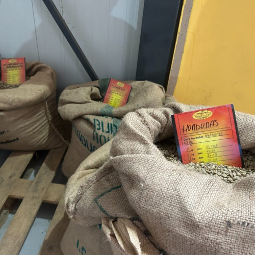 prăjitoria Maison du Cafe din Iași pregătește lansarea unei prime naționale: capsule cu cafea proaspăt prăjită pe peleti de fag