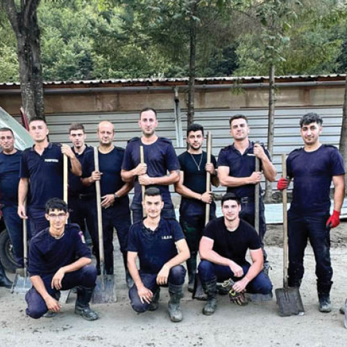 Echipajele de salvare din Prahova s-au întors din misiunea de ajutor în Suceava