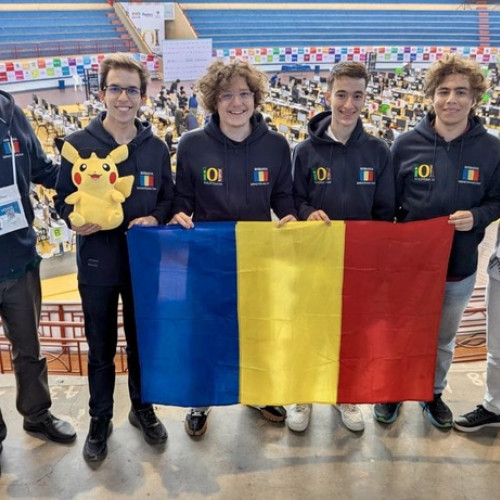 Patru elevi români au câștigat medalii de aur la Olimpiada Internațională de Informatică din Bolivia