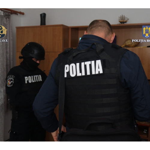 Doi suspecți în stare de arest, trimiși în judecată pentru trafic de droguri la Mangalia