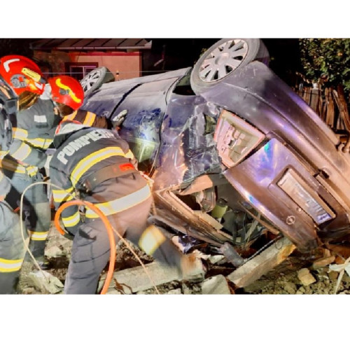 Accident grav în Tufesti: o tânără a murit, alte două sunt grav rănite