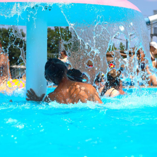 complexul turistic de natație din Târgoviște continuă să ofere distracție în această vară