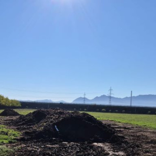 Primăria Prejmer scoate la licitație platforme pentru depozitarea gunoiului de grajd