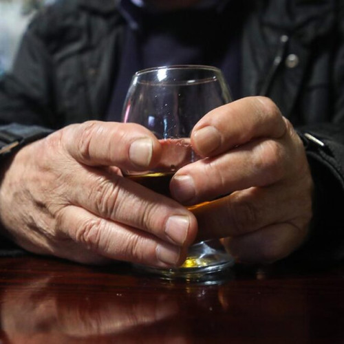 Creșterea deceselelor cauzate de cancerul asociat consumului de alcool în ultimii ani