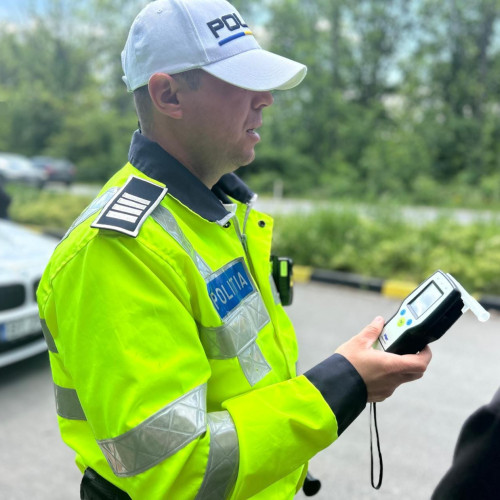 Bărbat din comuna Cristinești, oprit de polițiști pentru alcoolemie