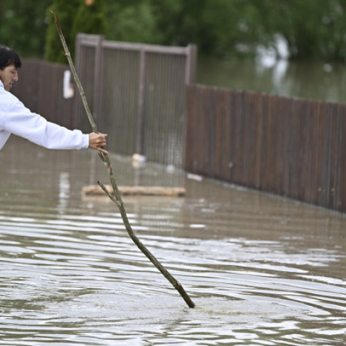 Hidrologii au emis avertizări de inundații pentru mai multe județe din țară