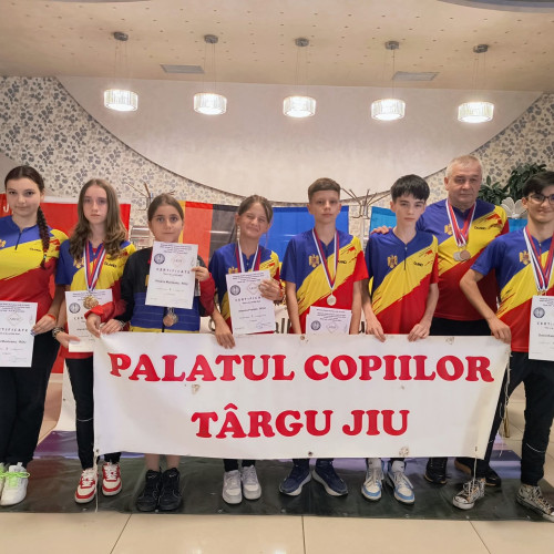 Medalii pentru elevii din Târgu Jiu la campionatul balcanic de radio orientare