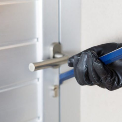 furt în Miresu Mare: poliția a intervenit la domiciliul unei bătrâne