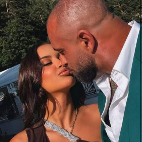 tânără gorjeancă, Kim Anca, surprinsă în clubul Nuba din București