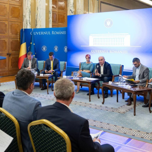 Premierul Ilie Bolojan și primarii de municipii convenționează asupra reformei administrației publice locale