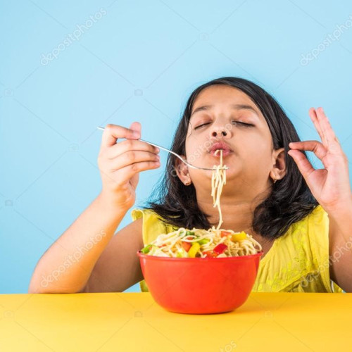 specialist în nutriție avertizează asupra riscurilor consumului de taitei instant