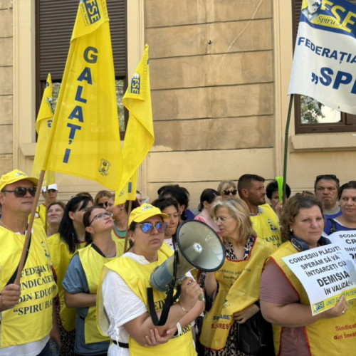 profesori din toată țara protestează în fața ministerului educației