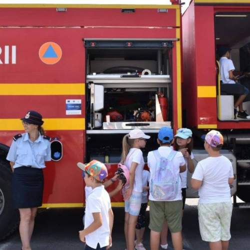 copiii din târgoviște, vizită specială la detașamentul de pompieri
