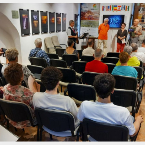 expozitii de fotografie din oradea organizate de AIEFA și Summit Agro Romania
