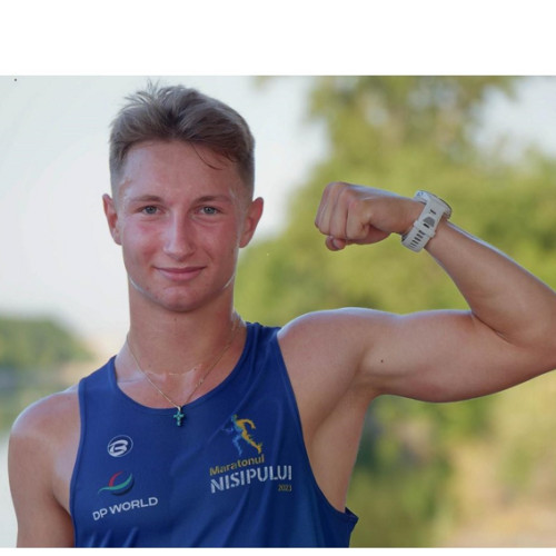 „Paul-Mihai Galoiu, tânărul sportiv din Constanța, își construiește drumul spre performanță în triatlon”