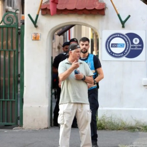 Gest controversat views în fața spitalului unde a fost internat Ion Iliescu