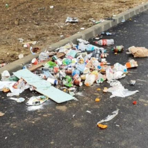 Probleme pe strada Bucegi, în apropierea podului peste râul Calvaria