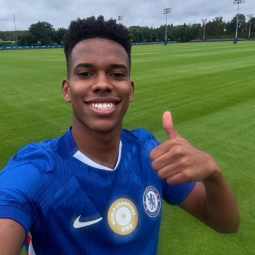 Chelsea FC anunță transferul atacantului brazilian Estevao Willian