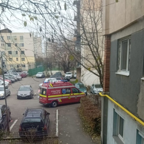 copil de trei ani cade de la etajul al treilea în Câmpulung