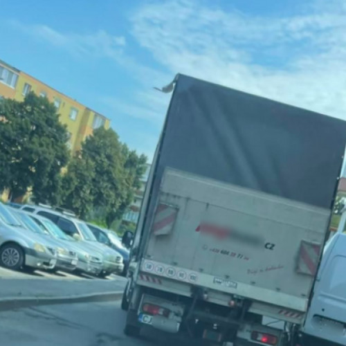 Un șofer clujean pune în pericol traficul, atrage atenția un martor