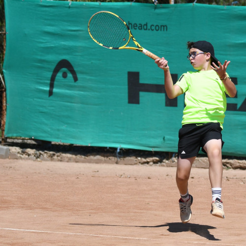Tinerii jucători de tenis de la CSM Unirea Slobozia, pregătiți de Cristian Andreescu și Adrian Chitu, au avut rezultate remarcabile la turneul SARAPAC Trophy by TENIS CON, organizat weekend-ul trecut în Slobozia.