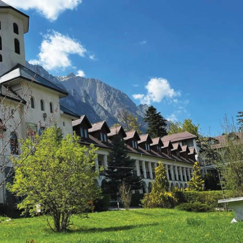 Patru persoane au fost rănite într-un accident la Ploiești