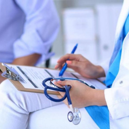 Ministrul sănătății și șeful CNAS elimină obligativitatea biletului de trimitere pentru pacienții cu afecțiuni cronice