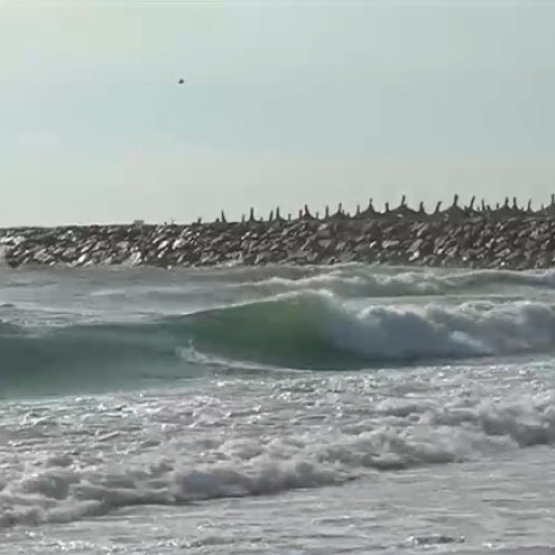 Cod galben de vant pe litoralul din Constanța