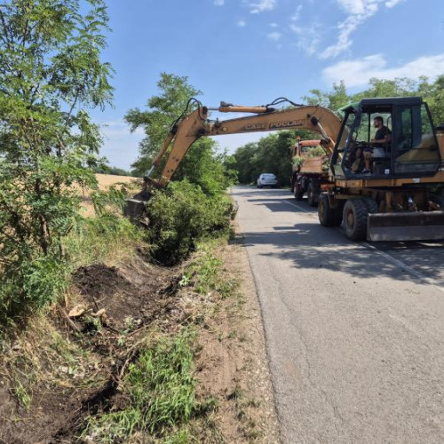 Lucrări de întreținere pe DJ 161B, drum care leagă Turda de Ploscoș, în curs de efectuare