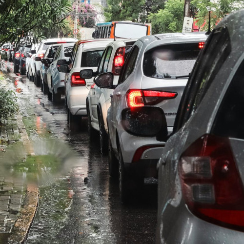 se pregătește o nouă taxă pentru vehiculele poluante, anunță guvernul