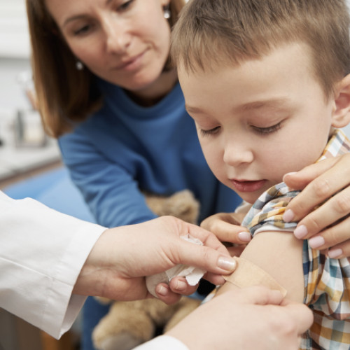 Rujeola continuă să facă ravagii în România, cu un număr alarmant de cazuri în ultimele luni