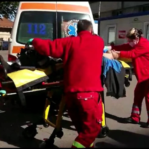 adolescent din Rovinari, internat în stare gravă după ce s-a intoxicat cu pește pescuit de el