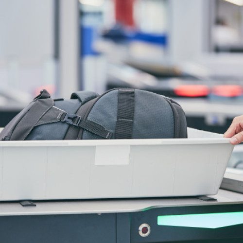 Bărbat înștiințat de anchetă după o "glumă" cu grenade la un aeroport din Germania