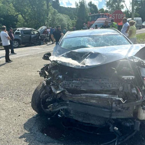 Trafic blocat complet pe DN 15 în localitatea Răstolița, județul Mureș, după un accident grav