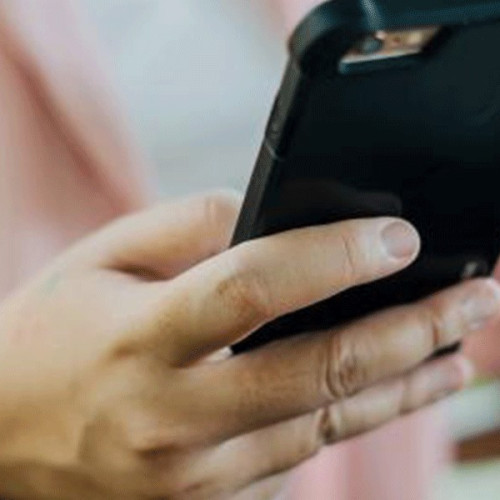 Femeie din Botoșani a rămas fără telefon în timp ce era în vacanță în Alba