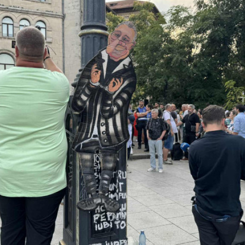 Proteste în București împotriva decretării zilei de doliu național pentru Ion Iliescu
