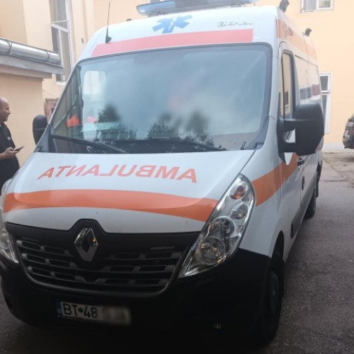 Bărbat din Botoșani face scandal și agresează cadre medicale în timp ce salvează un copil