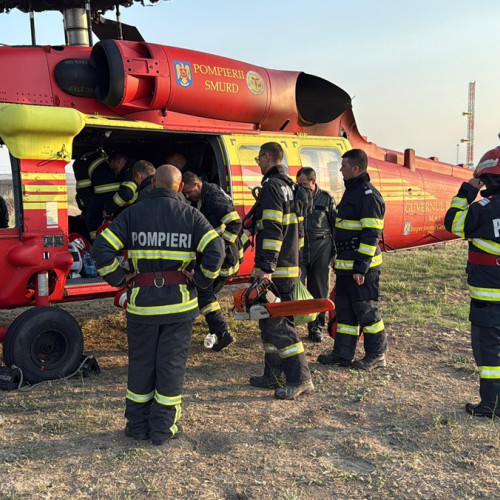 Elicoptere Black Hawk de la MAI intervin pentru combaterea incendiilor din Tulcea