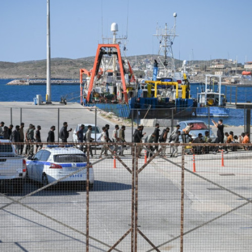 Creșterea controalelor la frontierele Greciei, după suspendarea procesării cererilor de azil