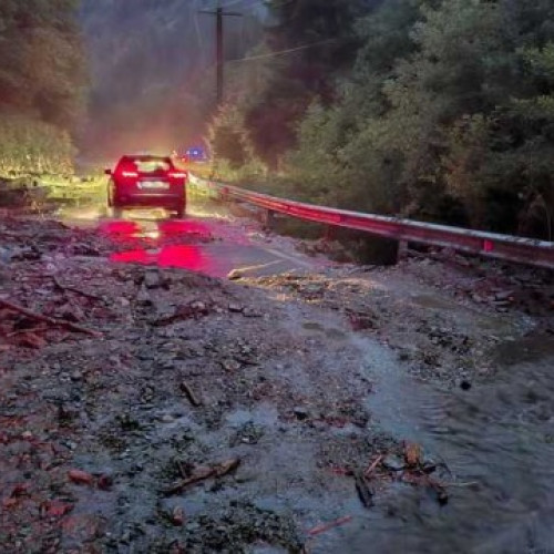 Trafic blocat pe DN 7C – Transfagarasan din cauza aluvioanelor