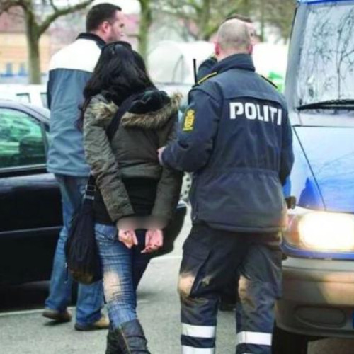 Tânăra implicată într-o rețea de distribuție a drogurilor, arestată de autorități