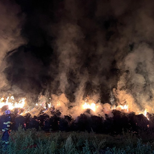 Incendiu la depozit de furaje în localitatea Agris
