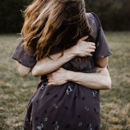 Un cuplu surprins în timpul actului sexual în public lângă supermarketul Lidl din Iași