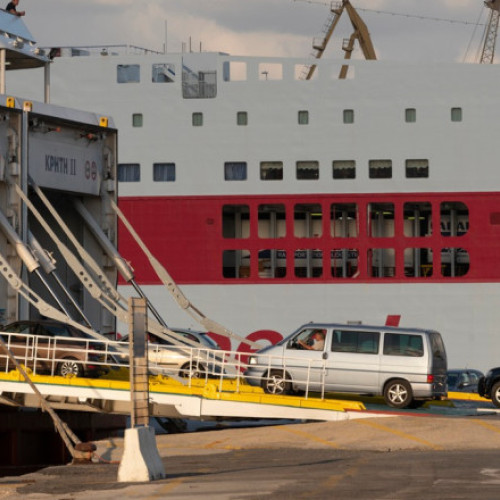 Vânturile puternice din Grecia au cauzat probleme majore pentru turiști și au crescut riscul de incendii