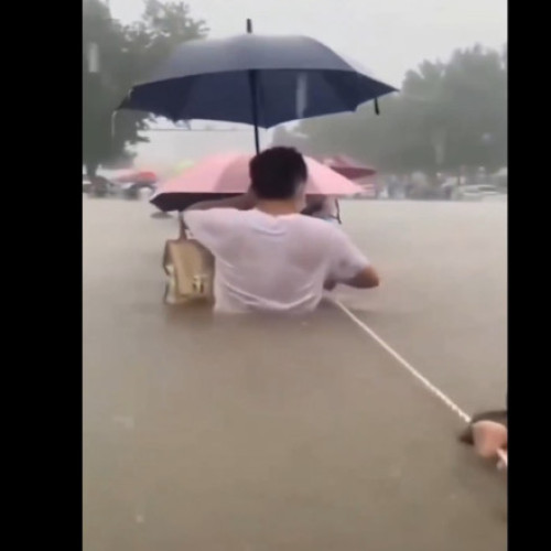 Atentate naturale în Gansu: zece morți și dispariții multiple