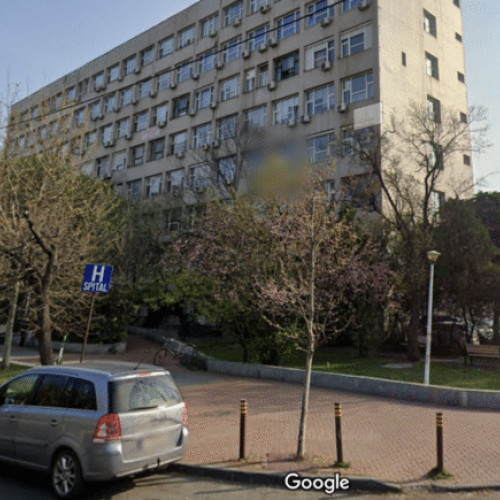 policlinica titan, o cladire veche și periculoasă, așteaptă reabilitarea de ani de zile