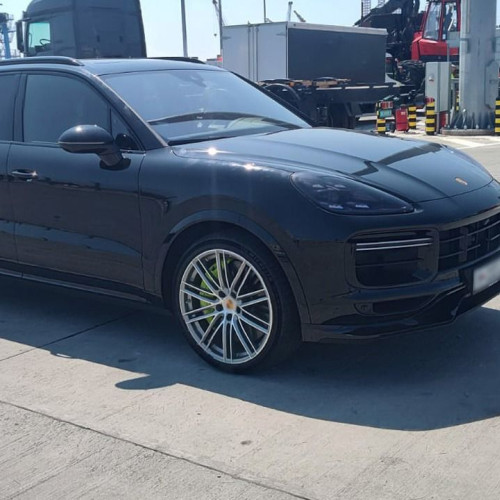 Autovehicul semnalat ca bun căutat, interceptat de polițiștii de frontieră