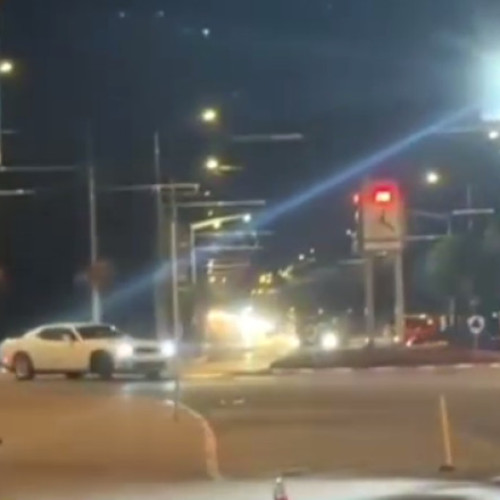 Tânăr căutat de poliție după ce a făcut drifturi în centrul orașului Târgu Jiu