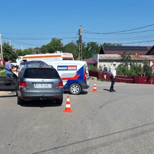 accident în fața primăriei din curtești, o persoană rănită